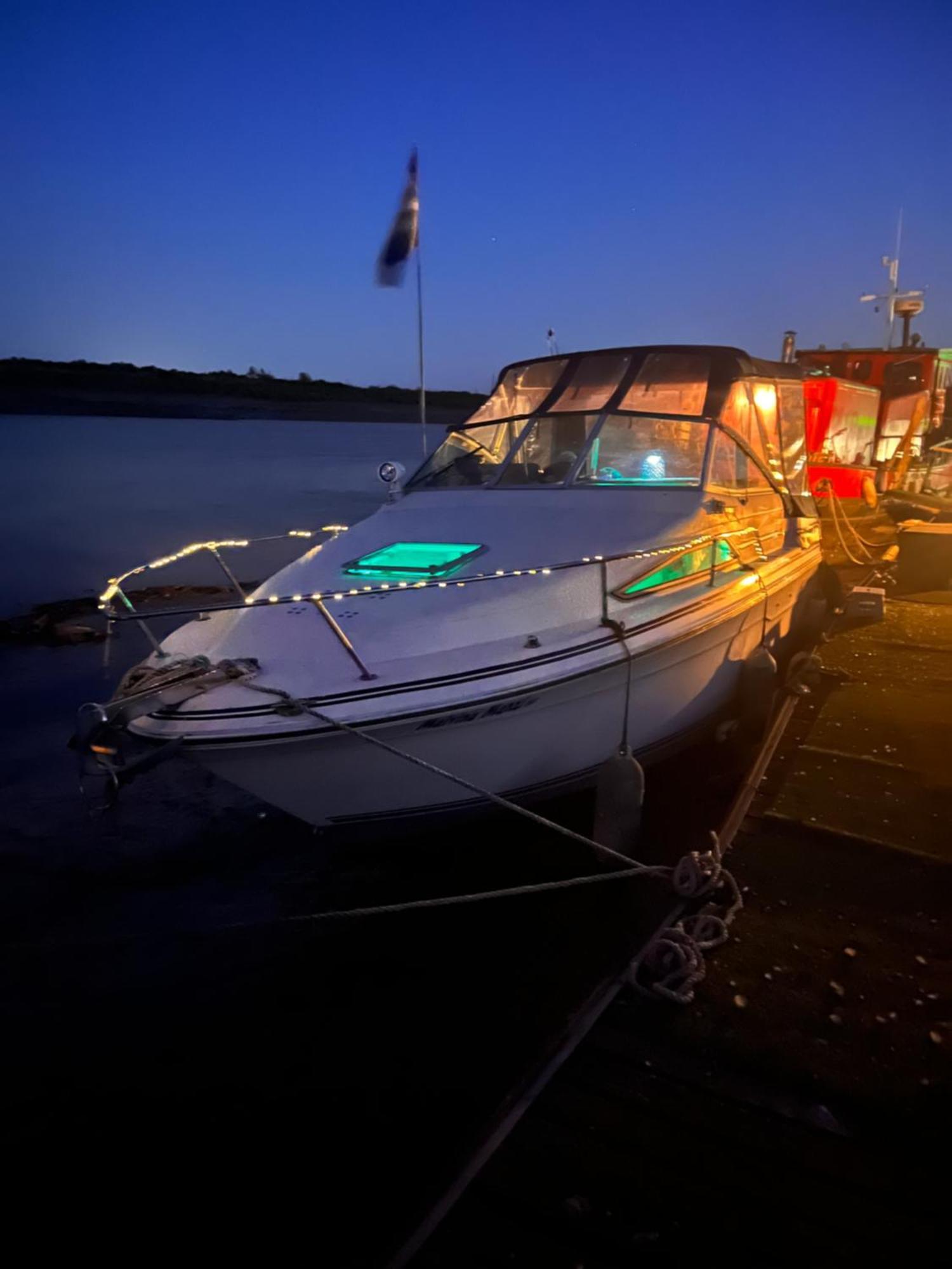 Floatsyerboat Hotell Cuxton Exteriör bild
